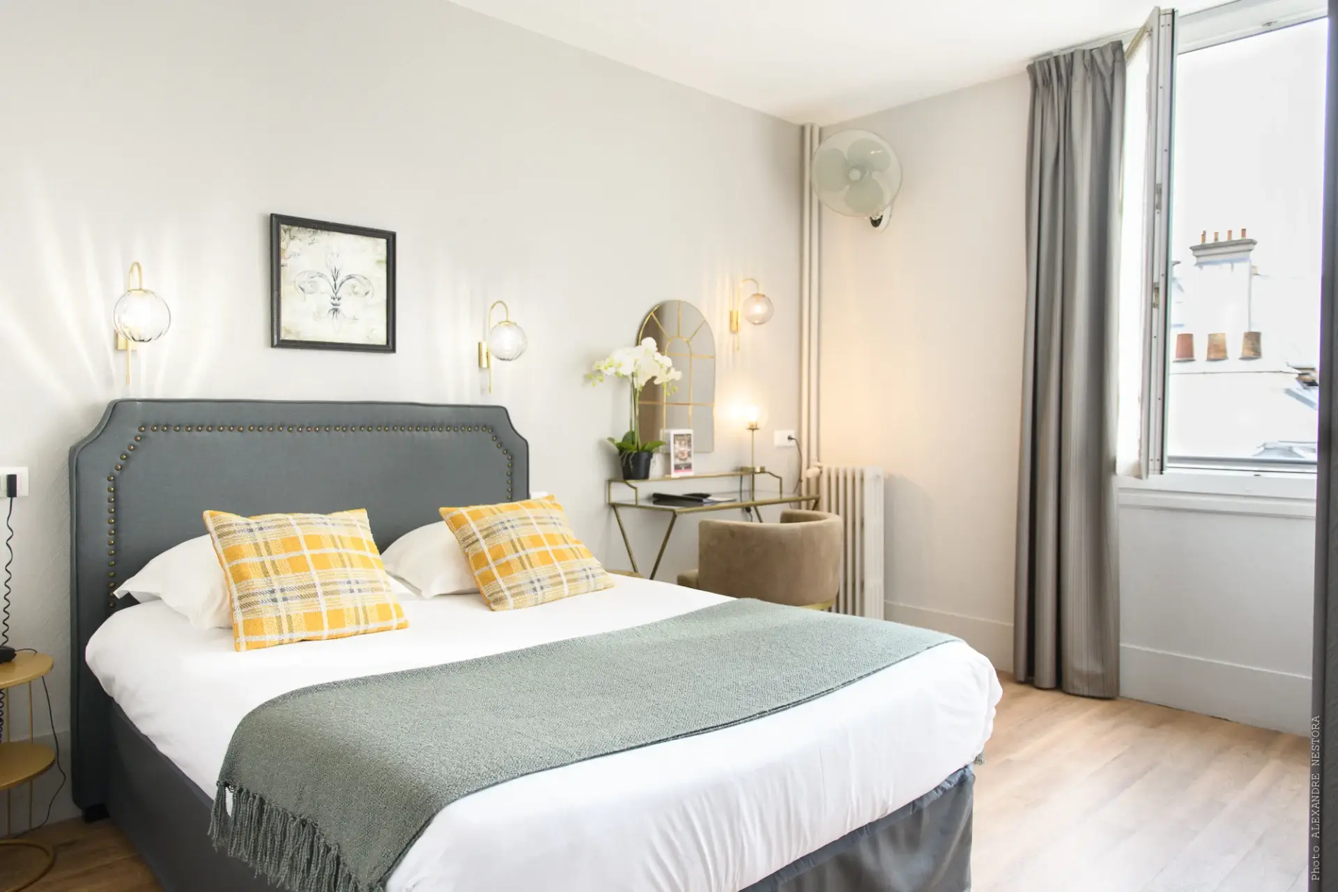 chambre-confort-hotel-des-roys-versailles-centre.webp