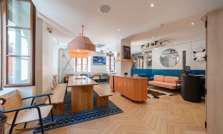isle_annecy_premium_double_pdj_salon19-750x450-1.jpg